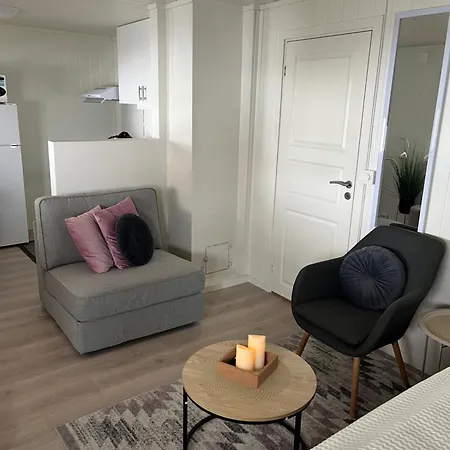 Hsh Free Parking For Non-smokers Only