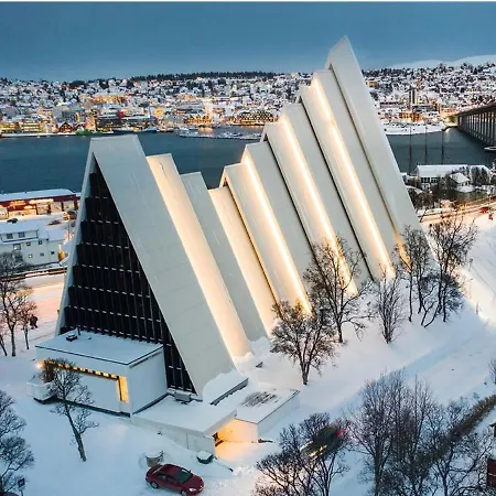 Hsh Free Parking For Non-smokers Only *